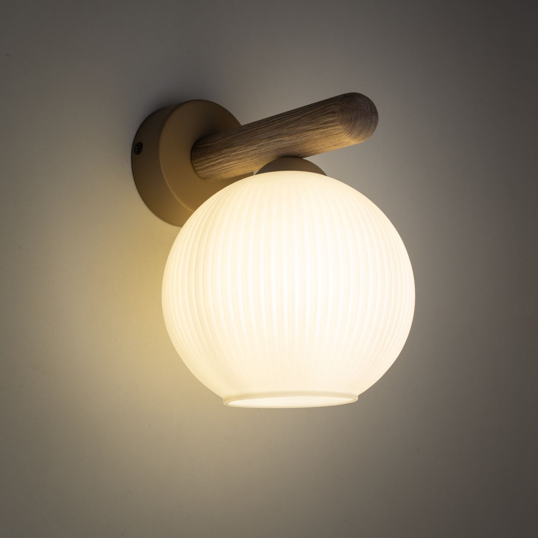 VIRLO Vit Vägglampa